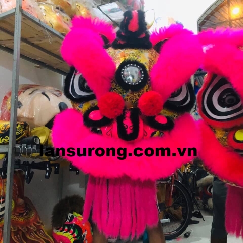 Lân bọc gấm lên lông cừu