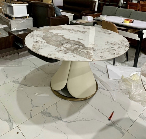 Bàn Ăn thông minh Danie: Xoay tròn 360 độ