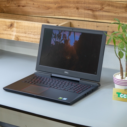 Máy laptop Asus cũ core I7