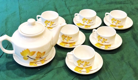 Bộ trà ấm Lư sen vàng