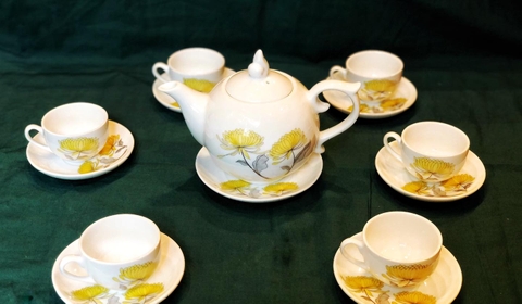 Bộ trà ấm tròn Cúc vàng