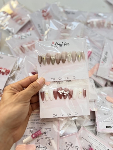 Nail Nơ