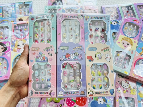 Set 12 Móng Tay Trẻ Em Loại Charm