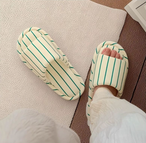 Dép Đi Trong Nhà Sọc RC2202