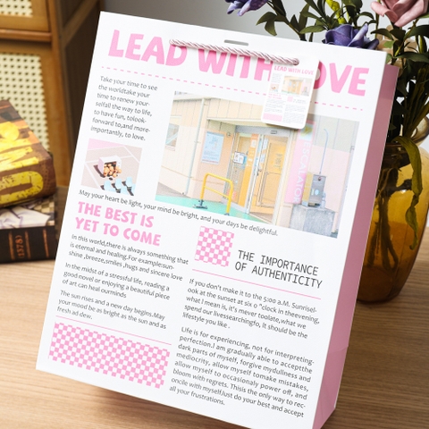 Túi Quà Báo Size 18.5*10*24cm RC3847