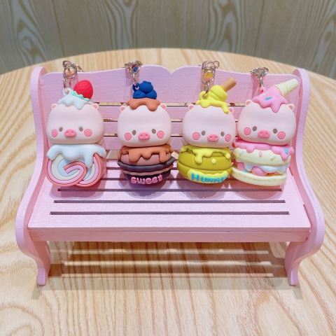 Móc Khóa Heo Con Bánh Kem RC1006