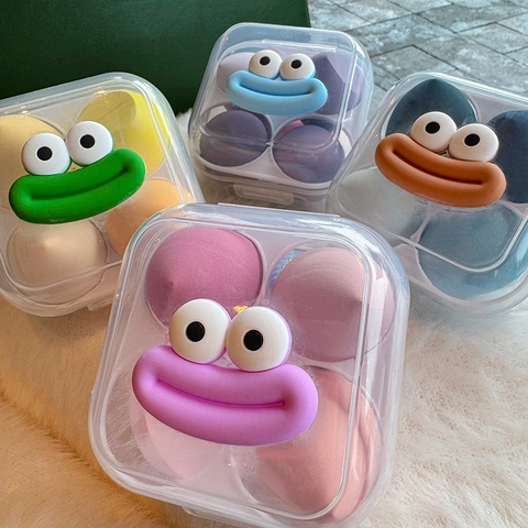 Hộp 4 Mút Trang Điểm NT152