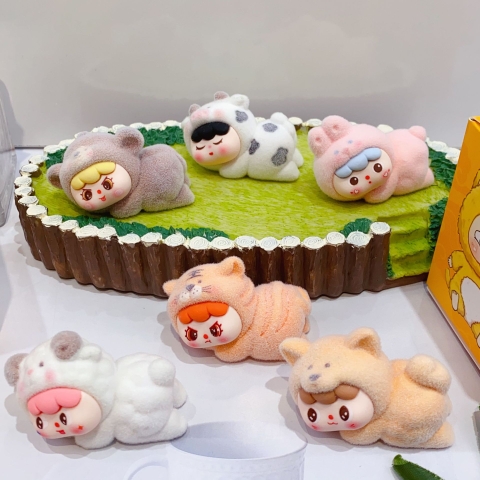 ( Lố 12 ) Hộp Mù Charm Baby three RC896