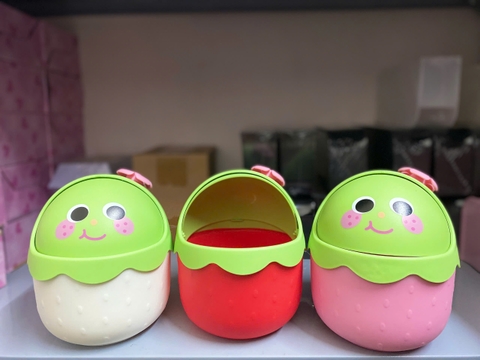 Thùng Rác Để Bàn Dâu Tây NT219