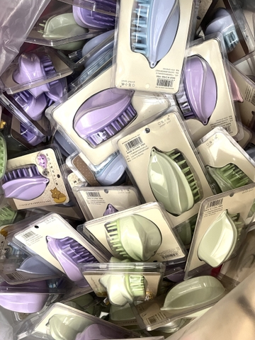 Lược Gội Đầu Tay Cầm RC03755