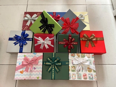 Set 2 Hộp Qùa Vuông Size 18*18*7 + 14*14*5