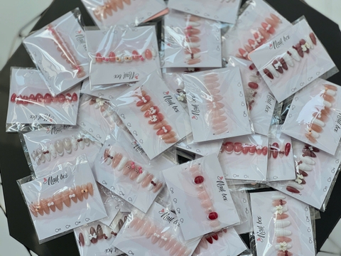 Nail Nơ