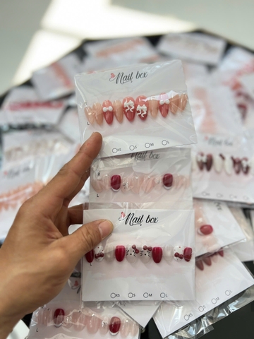 Nail Nơ