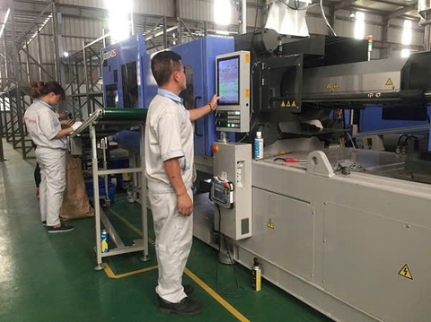 Tuyển 03 nam đúc đồ nhựa.