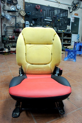 Khám phá quy trình bọc lại ghế da cho xe hơi