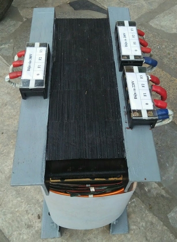 BIẾN ÁP TRẦN 380V/220V 10KVA - 15KVA - 20KVA - 30KVA - 40KVA - 50KVA - 60KVA