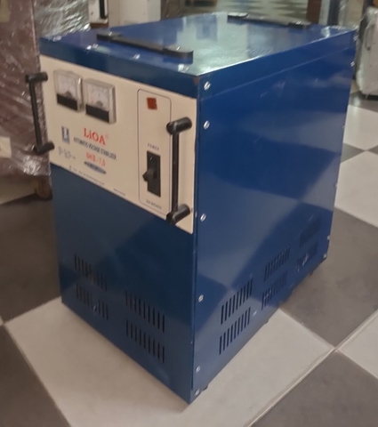 ỔN ÁP LIOA 7.5KVA - 7.5KW CŨ DẢI 50V ~ 240V MODEL NL - 7500SII