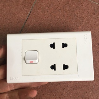 MẶT ÂM TƯỜNG LIOA 1 LỖ 1 Ổ CẮM, 2 LỖ 1 Ổ CẮM, 1 LỖ 2 Ổ CẮM, 2 LỖ 2 Ổ CẮM