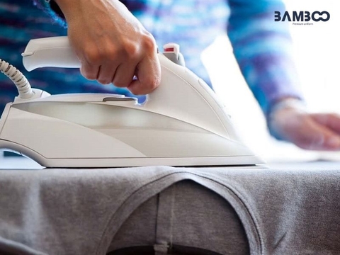 Hướng dẫn cách ủi đồng phục công sở đúng cách, nhanh chóng