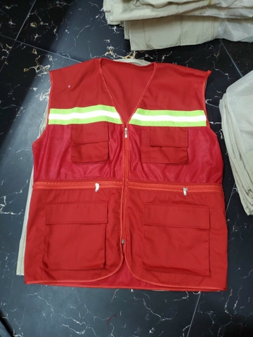 Mẫu Áo Gile Bảo Màu Trắng Đỏ - Bamboo Uniform