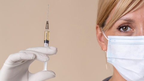 Bơm huyết tương giàu tiểu cầu giá bao nhiều? Liệu trình gồm mấy mũi?