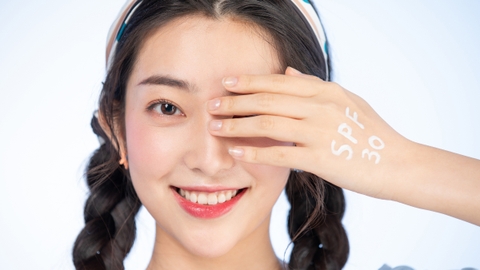 Chống nắng phổ rộng là gì? Top kem chống nắng phổ rộng đáng mua nhất 2025