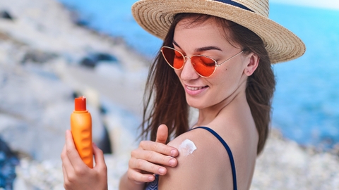 Sai lầm phổ biến khi dùng kem chống nắng cho da dầu mụn