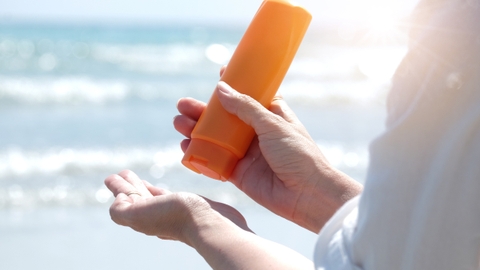 Kem chống nắng là gì? Top 1 kem chống nắng tốt nhất cho mọi thời tiết