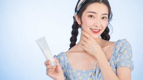 TOP 1 kem chống nắng nâng tone che khuyết điểm được khuyên dùng hàng ngày