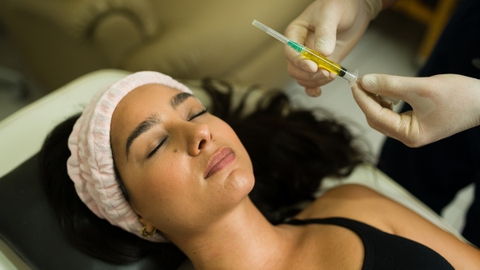 Tìm hiểu về phương pháp tiêm huyết tương giàu tiểu cầu làm đẹp da