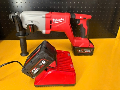 Máy khoan bê tông cầm tay M18 BLHACD26- 0X0 (bare) và 2 pin 18V 5.0Ah M18B5 và Sạc M12-18C