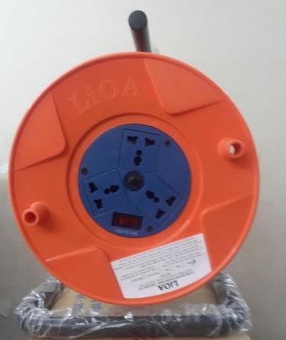 Ổ CĂM KÉO DÀI QUAY TAY KIỂU RULO QT30-3-10A (LOẠI PHỔ THÔNG)