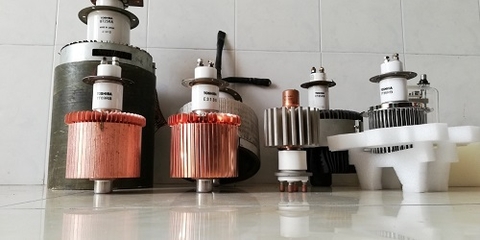 Bóng cao tần 8T72B