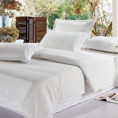 Chăn ga khách sạn bao lâu nên thay? Có in, thêu được không?