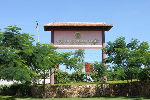 Hợp tác đào tạo với Đại học Phan Thiết