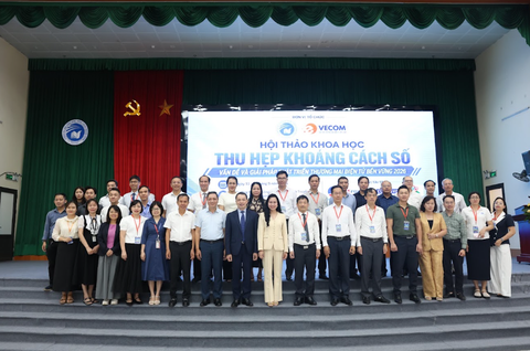 Hội thảo khoa học “Thu hẹp khoảng cách số - Vấn đề và Giải pháp phát triển thương mại điện tử bền vững