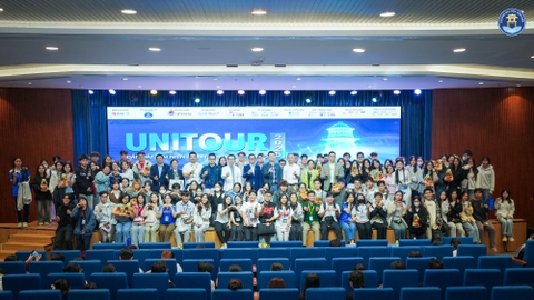 UNITOUR 2025 – “DẪN DẮT TẦM NHÌN, ĐỊNH HÌNH KỶ NGUYÊN SỐ” KHỞI ĐỘNG SÔI NỔI TẠI TRƯỜNG ĐẠI HỌC VĂN HIẾN