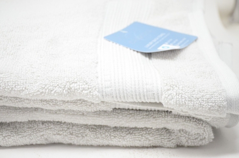 CHARISMA - LUXURY BATH TOWEL (KHĂN TẮM XÁM TRẮNG 76cm x 147cm)