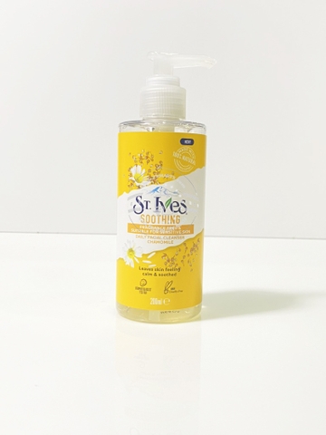 ST.IVES - SOOTHING (SỮA RỬA MẶT HOA CÚC 200ml)