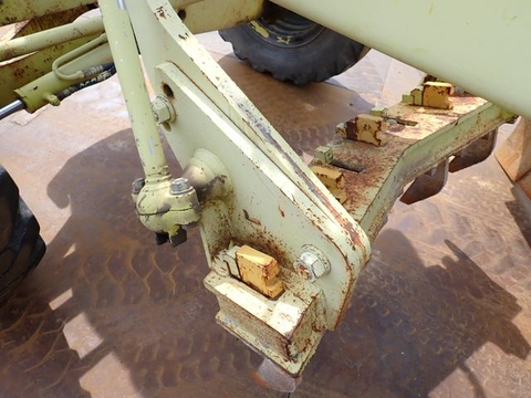 Máy san Komatsu GD405A-2-3015