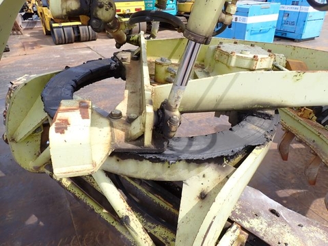 Máy san Komatsu GD405A-2-3015