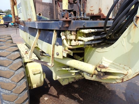 Máy san Komatsu GD405A-2-3015