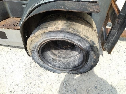 Xe nâng YL02M25-001013