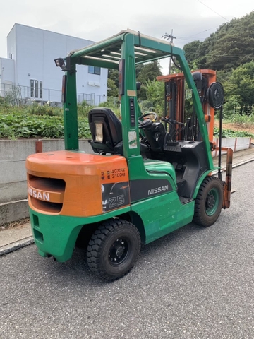 Nissan chui công Y1F2A25-001808