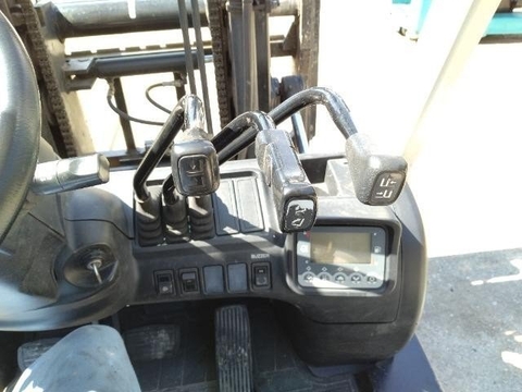 xe nâng Unicaries FD25T5-00121