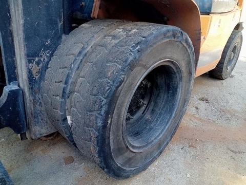 Toyota gật gù lốp đôi 7FD30-139xx