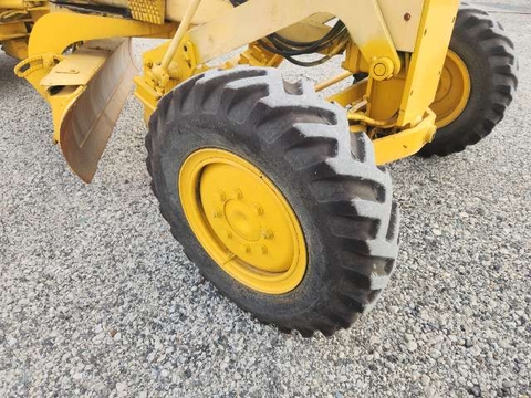 KOMATSU   GD305A-1- 6733