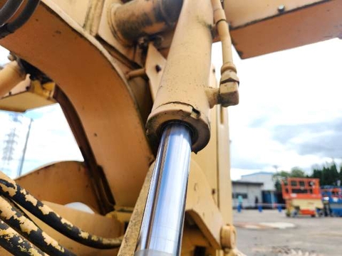 KOMATSU   GD405A-2- 2012