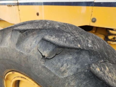 KOMATSU   GD405A-2- 2012