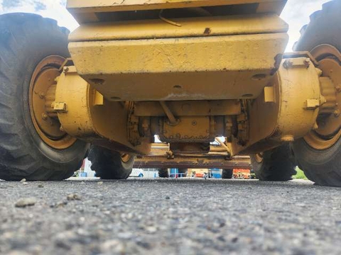 KOMATSU   GD405A-2- 2012